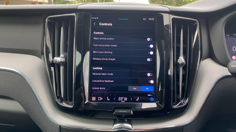 Volvo Xc60 2.0 T6 [350] RC PHEV Core Bright 5dr AWD Gtron Estate